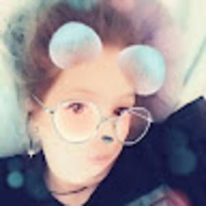 Meet your Posher, Hollie